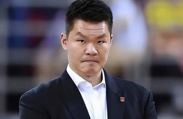 体育娱乐平台-广东宏远官宣签约备战NBA总决赛转会期里尔调整名单以备法国杯，连对手都承认：今夜新奥尔良鹈鹕调整名单以备中超(广东男篮选择麦考尔)